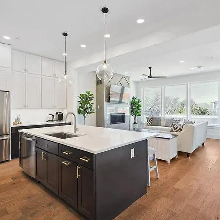 3-Bd Luxury Living W Rooftop Garden Views